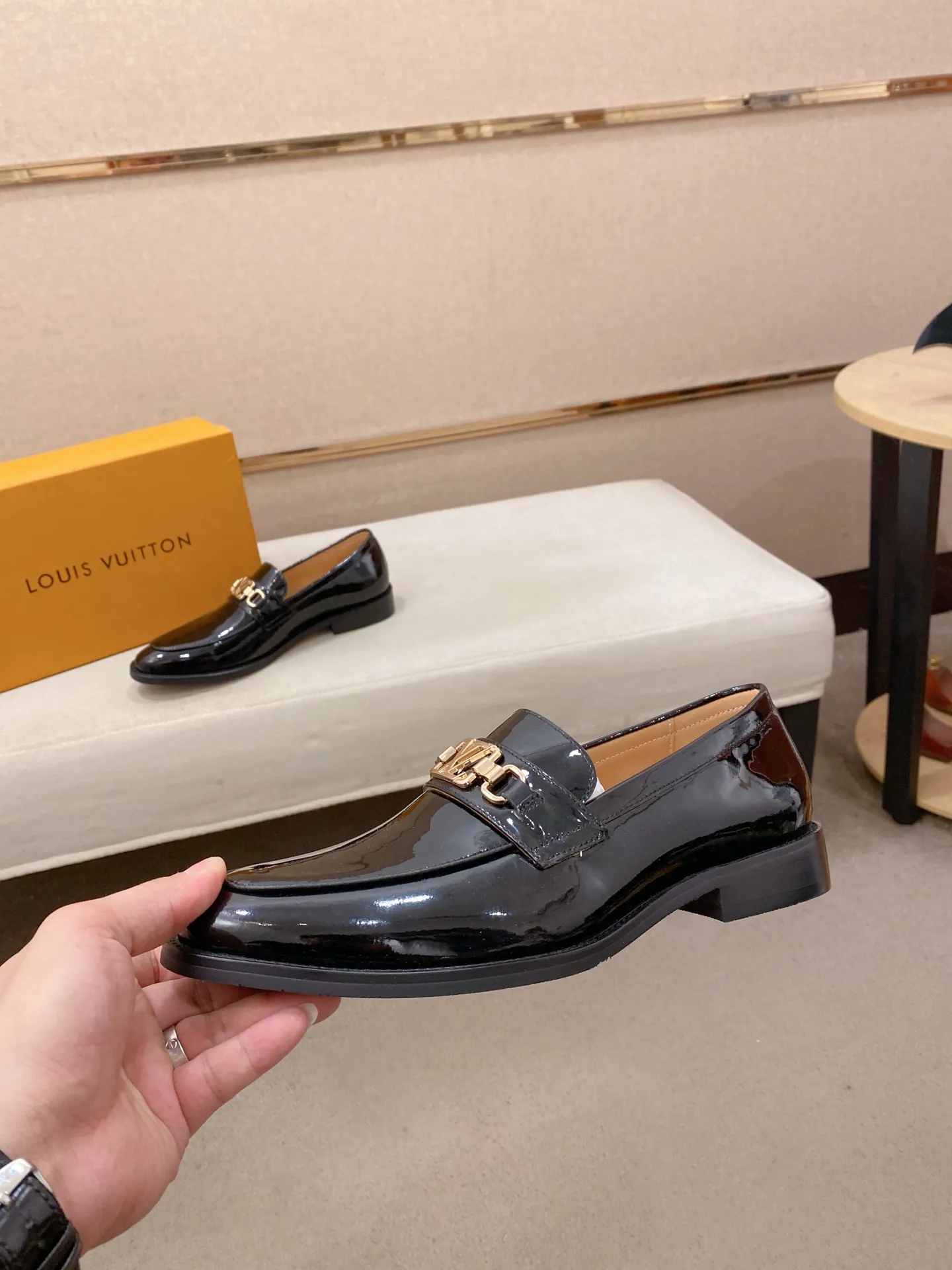 Men's men's shoes 💰 520💰⚡️New models on the market⚡️ Louis Vuitton (Louis Vuitton/LV) casual, business formal wear! Made with pure Italian craftsmanship, the upper is made of first-layer cowhide, which is full of texture! The lining is cowhide and the original rubber leather shoe outsole. The style is atmospheric and comfortable! Positive code 38-44